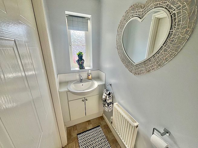 34 Wood End Close, Sharnbrook